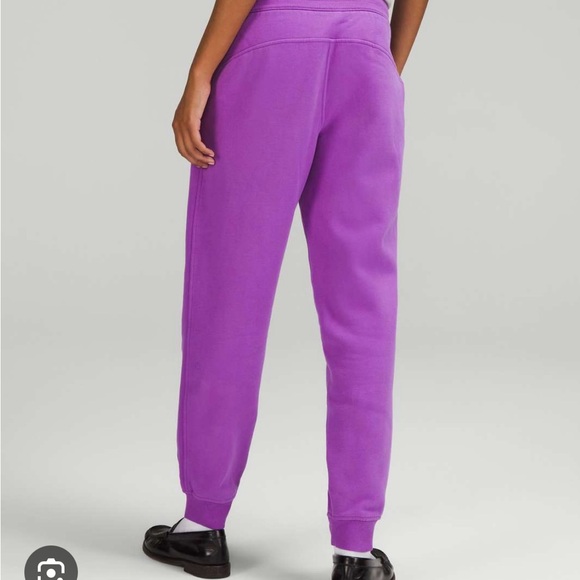 Lululemon scuba joggers size 4 purple in colour in great condition - Picture 6 of 7